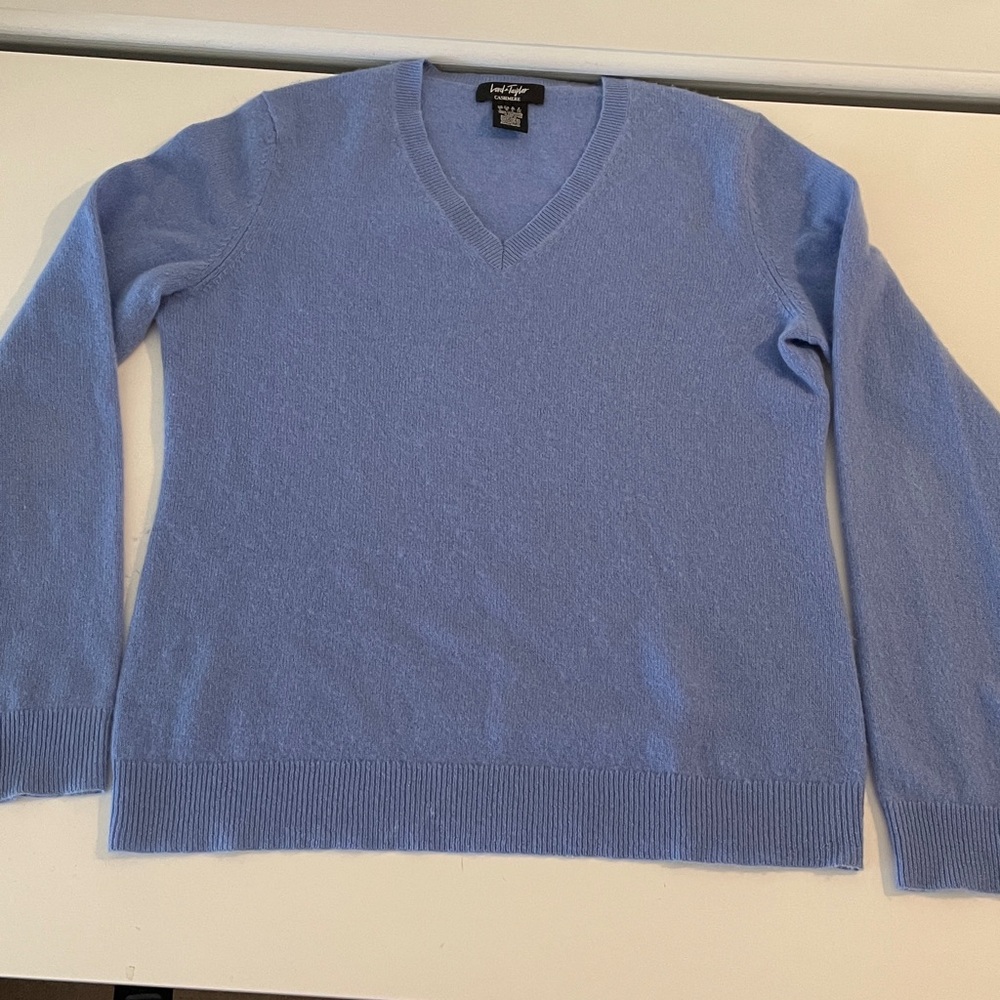 Lord & Taylor V-Neck Cashmere Sweater Soft Blue size large